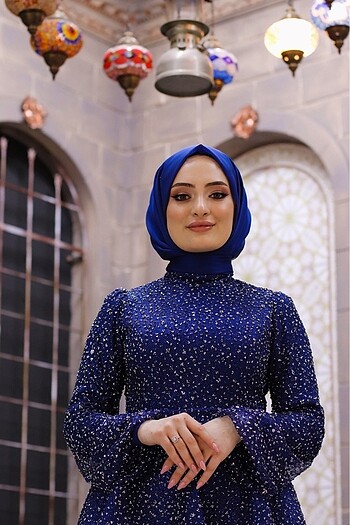 Nişan elbisesi