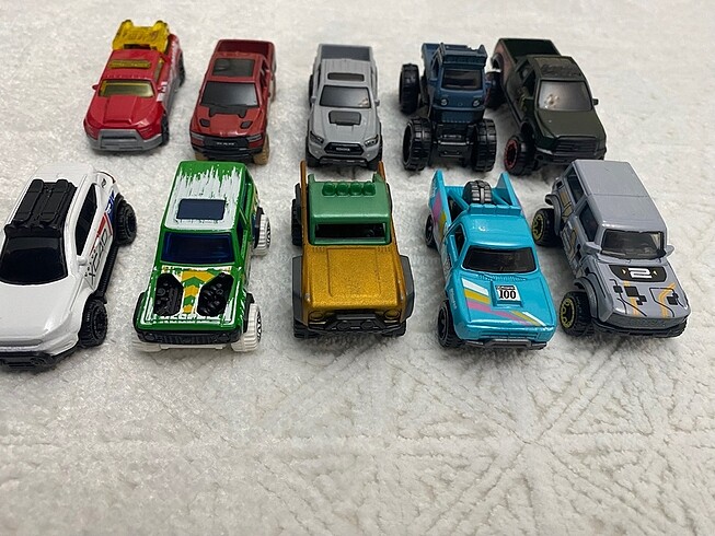 Beden 10 adet KULLANILMAMIŞ HOTWHEELS