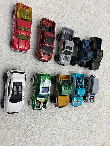 Beden Renk 10 adet KULLANILMAMIŞ HOTWHEELS
