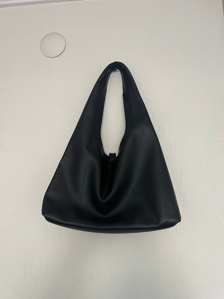 Siyah Deri Tokalı Gotik Kadın Çanta - Görsel 2