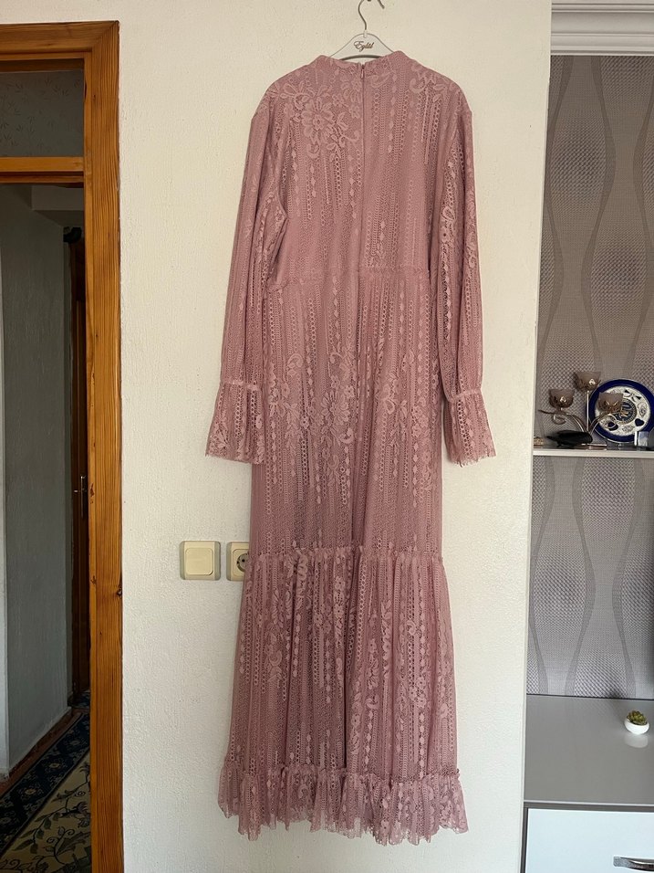 Dantel Detaylı Uzun Pembe tesettür Elbise - Görsel 3