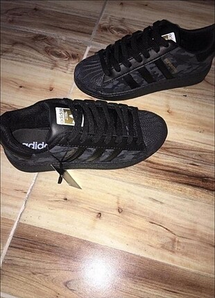 Adidas spor ayakkabı 