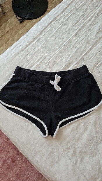 H and m şort 