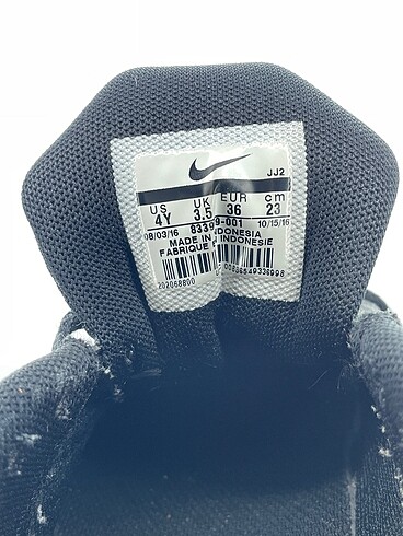 36 Beden siyah Renk Nike Spor Ayakkabı %70 İndirimli.