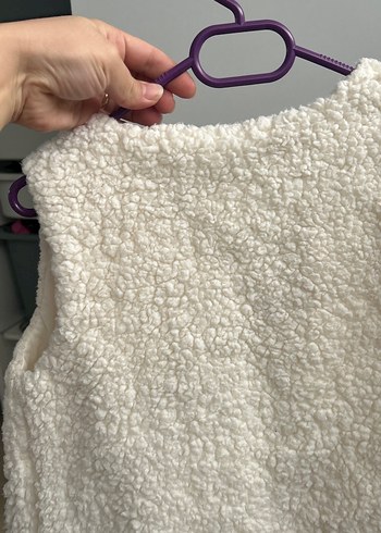 Kız Çocuk Beyaz Kürklü Yelek - Görsel 3