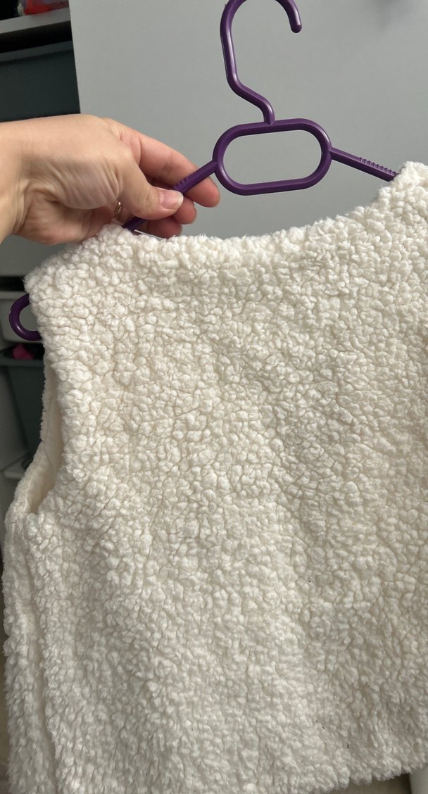 Kız Çocuk Beyaz Kürklü Yelek - Görsel 3