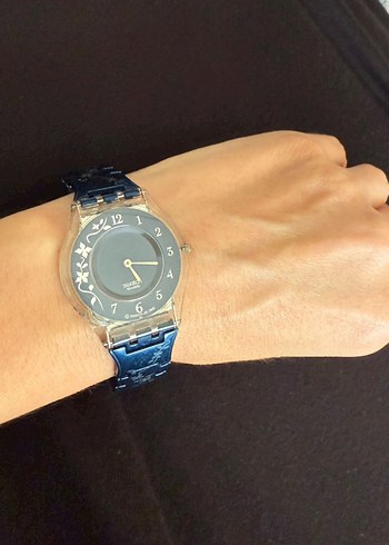 Swatch Kadın Mavi Parlak Kordonlu Saat