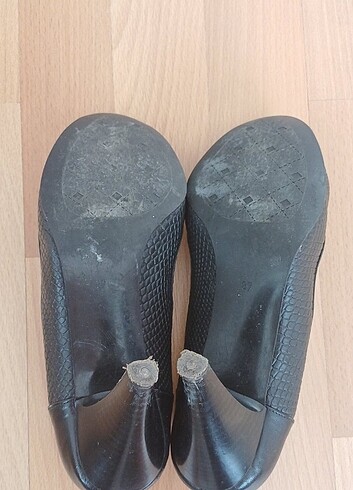 Siyah ince topuklu ayakkabı - Görsel 6
