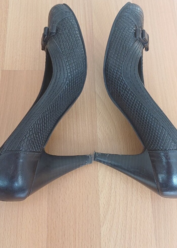 Siyah ince topuklu ayakkabı  - Görsel 4