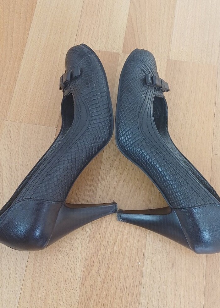 Siyah ince topuklu ayakkabı  - Görsel 5