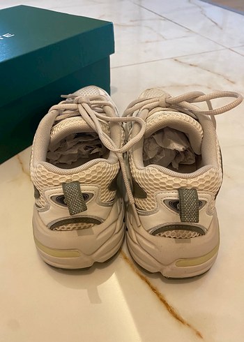 37 Beden beyaz Renk Lacoste Kadın Spor Ayakkabı