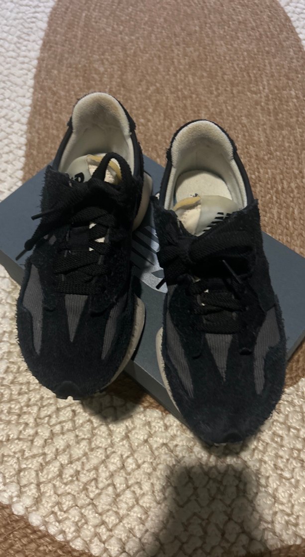 Siyah new balance 327 model - Görsel 2