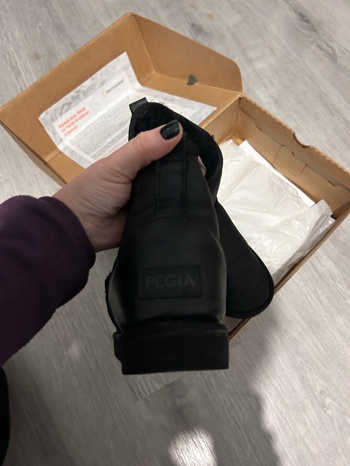 Siyah Deri Kadın Dolgu Topuklu Bot - Görsel 3