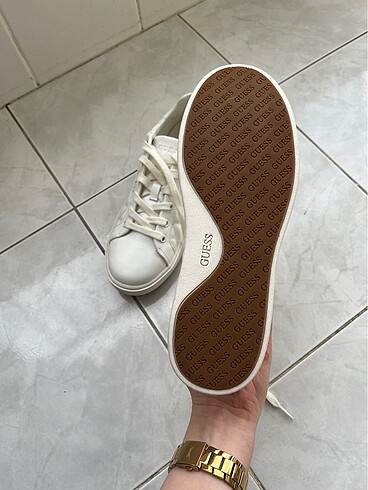 38 Beden Orjinal Guess Spor Ayakkabı