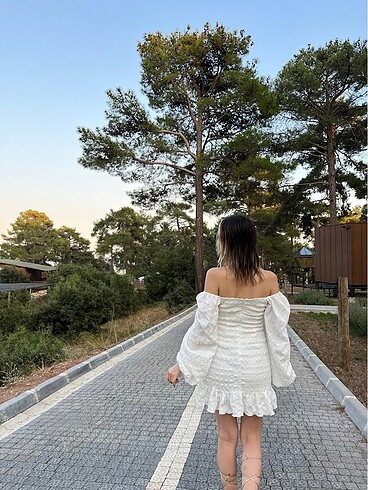 Beyaz elbise