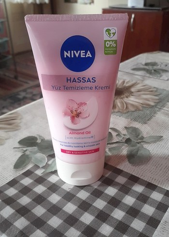 Nivea Hassas Yüz Temizleme Kremi 150 ml