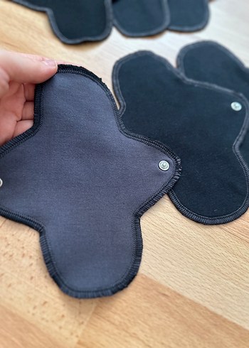 Siyah yıkanabilir kadın pedi günlük - Görsel 3