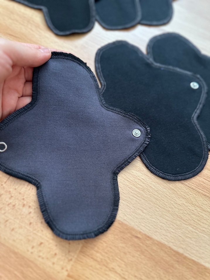 Siyah yıkanabilir kadın pedi günlük - Görsel 3