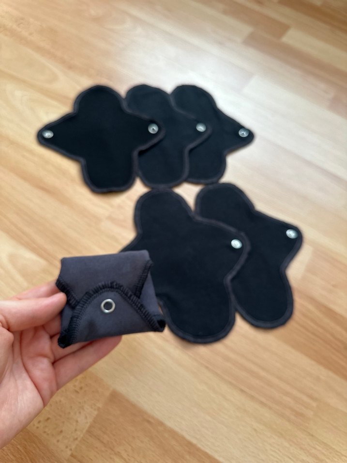 Siyah yıkanabilir kadın pedi günlük - Görsel 4