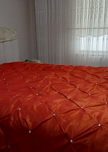 İşlemeli Parlak Yatak Örtüsü - Görsel 2
