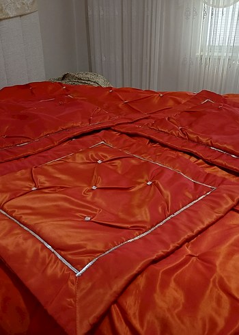 İşlemeli Parlak Yatak Örtüsü - Görsel 3