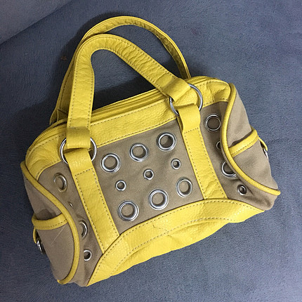 Sarı çanta 