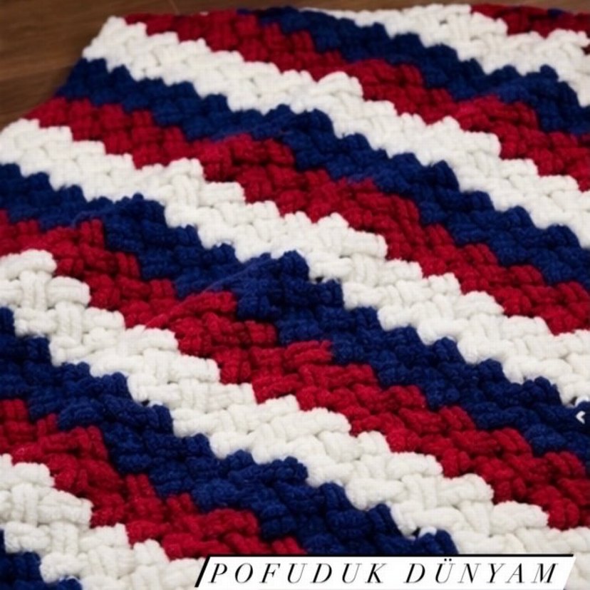 Çocuklar için Çok Renkli Örgü Battaniye - Görsel 3