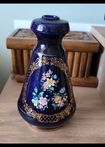 Koyu Mavi Çiçek Desenli Vazo