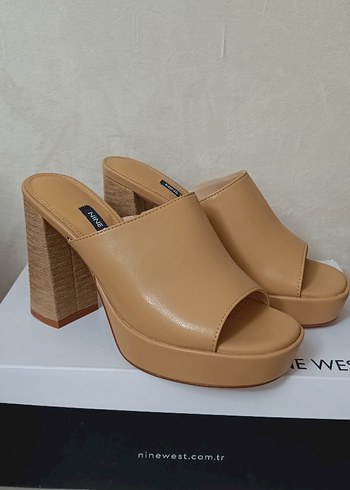 38 Beden Bej Platform Topuklu Kadın Terlik