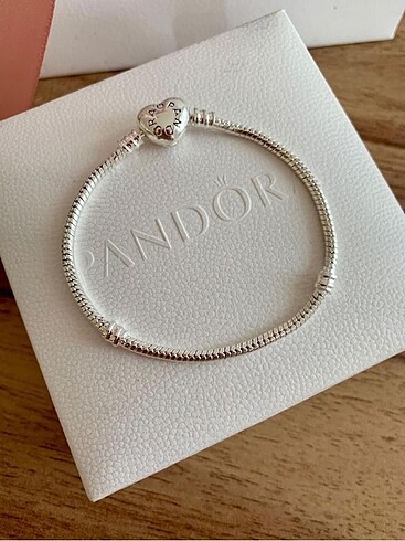 Pandora bileklik