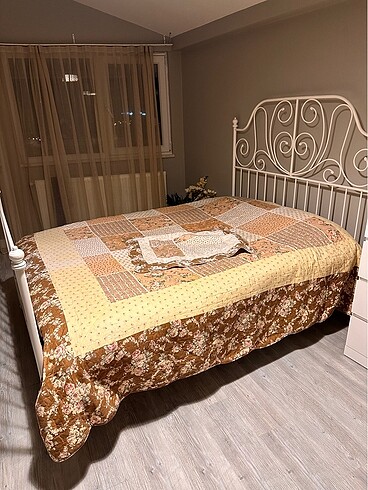 Çift kişilik English Home yatak örtüsü