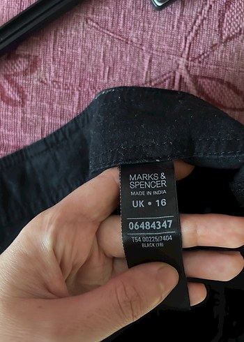 Marks & Spencer Siyah Keten Şort