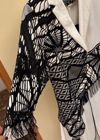 Drapeli, Desenli, Uzun Beyaz Hamile Ceketi - Görsel 3