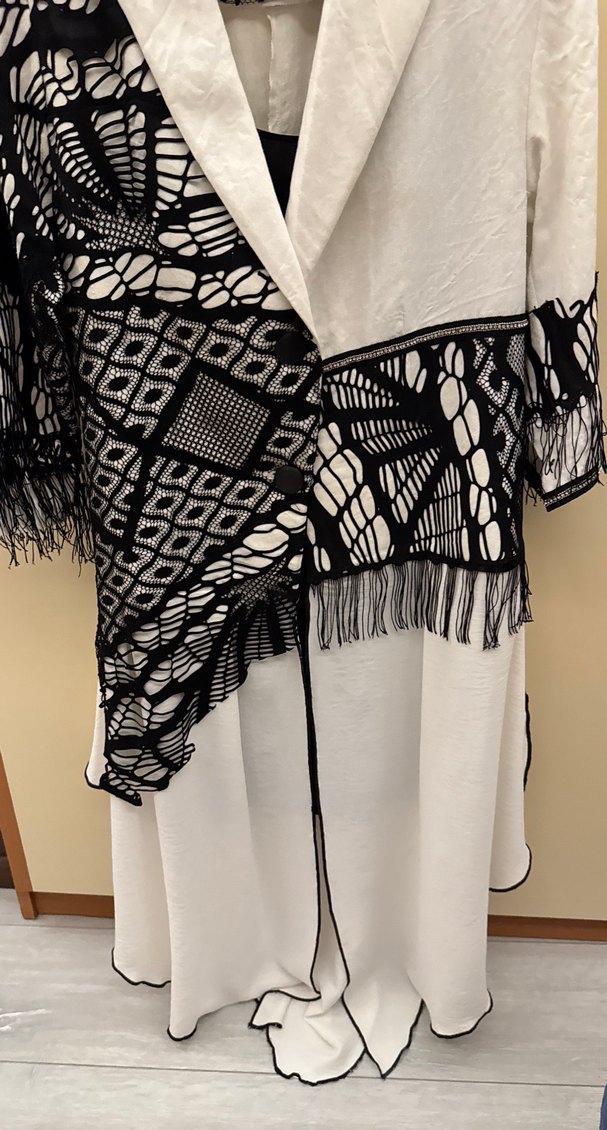 Drapeli, Desenli, Uzun Beyaz Hamile Ceketi - Görsel 4