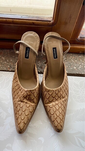 36 Beden Sivri Topuk Vintage Sandalet