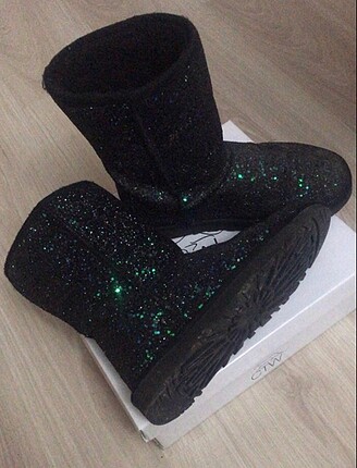 Ugg simli bot