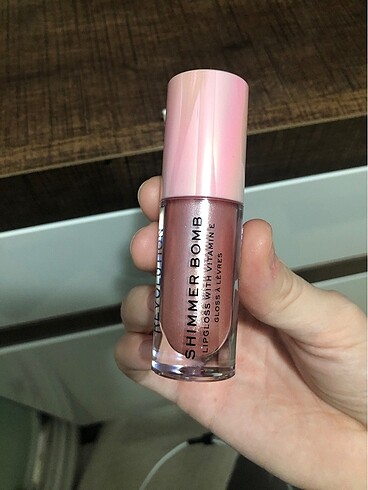 Revolution Lipgloss