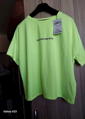 Yeşil Baskılı Kadın Tişört - Görsel 4