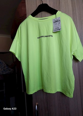 Yeşil Baskılı Kadın Tişört - Görsel 3