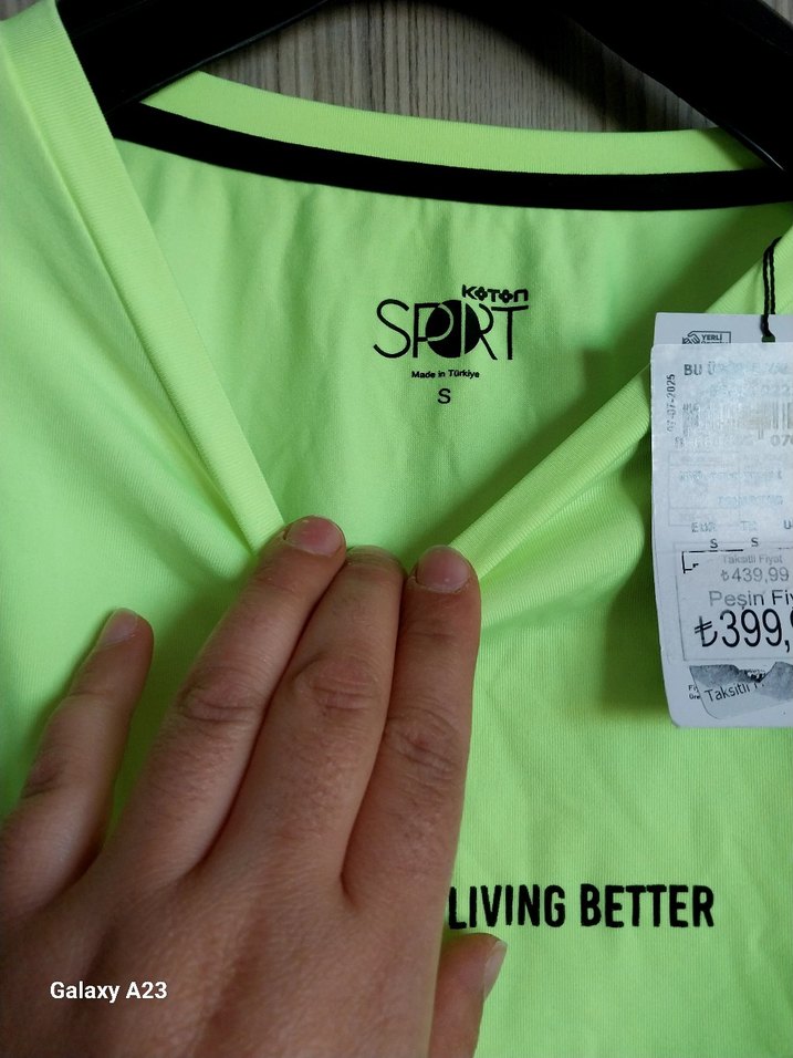 Yeşil Baskılı Kadın Tişört - Görsel 2