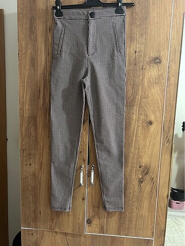 Zara kaz desenli streç pantolon