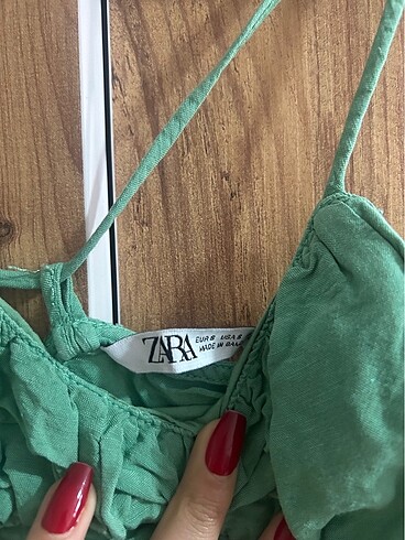 s Beden yeşil Renk Yeşil midi yırtmaçlı keten karışım zara elbise