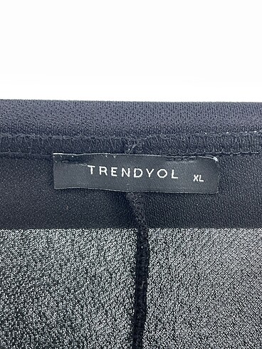xl Beden siyah Renk Trendyol & Milla Düz Kesim %70 İndirimli.