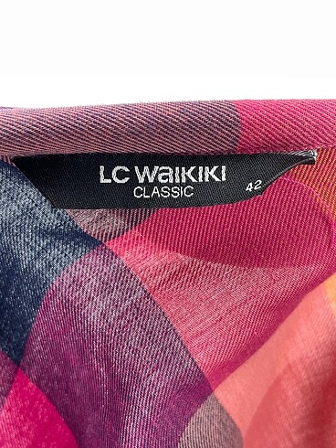 42 Beden çeşitli Renk LC Waikiki Gömlek %70 İndirimli.