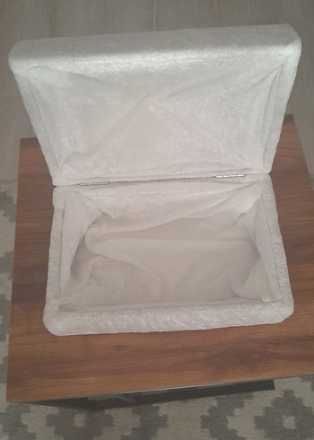 Beyaz Parlak Çeyiz Sandığı