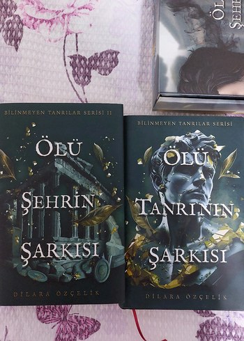 Ölü tanrının şarkısı, ölü şehrin şarkısı