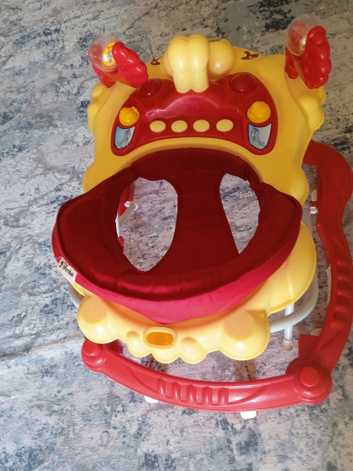 Renkli Kırmızı Bebek Yürüteci - Görsel 4