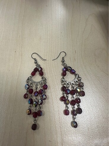 Yargıcı Bordo küpe