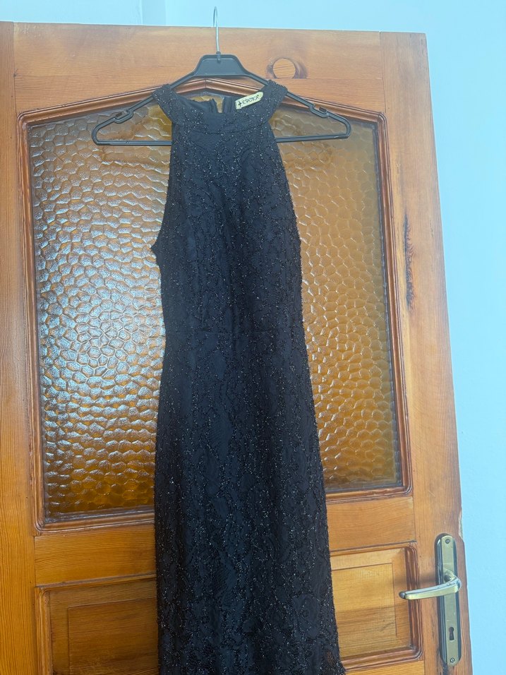 Siyah Drapeli Yüksek Yakalı Uzun Abiye Elbise - Görsel 2