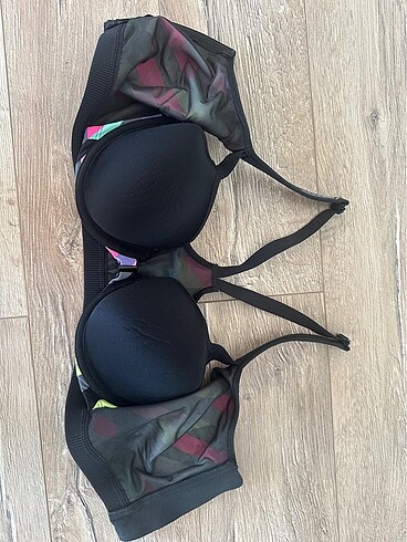 34 Beden Victoria screet bralet